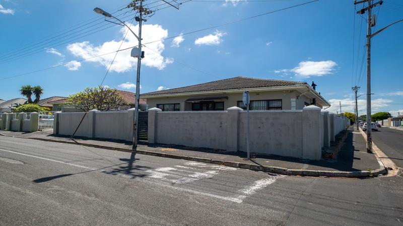 3 Bedroom Property for Sale in Churchill Estate Western Cape